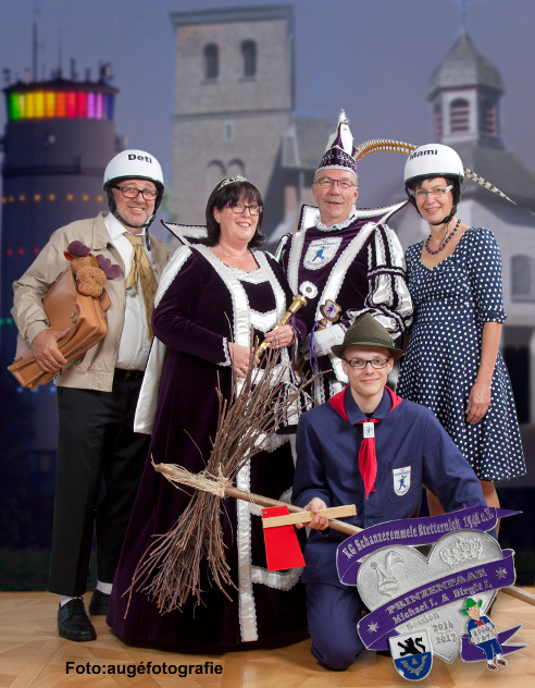 Prinzenpaar 2016/2017 Michael I (Hintzen) und Birgit I (Hintzen) sowie Prinzenfhrer Heinz und Klarissa (Heuser) und Schanzeremmel-Original Sebastian (Rensinghof)